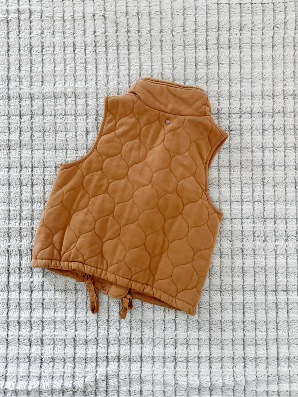 CALIA by Carrie Underwood Quilted Sherpa-Lined Vest - Camel Brown - Picture 3 of 4
